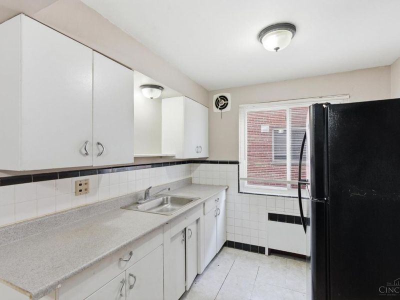 3911 E Gatewood Lane, Silverton, OH 45236 Photo 11