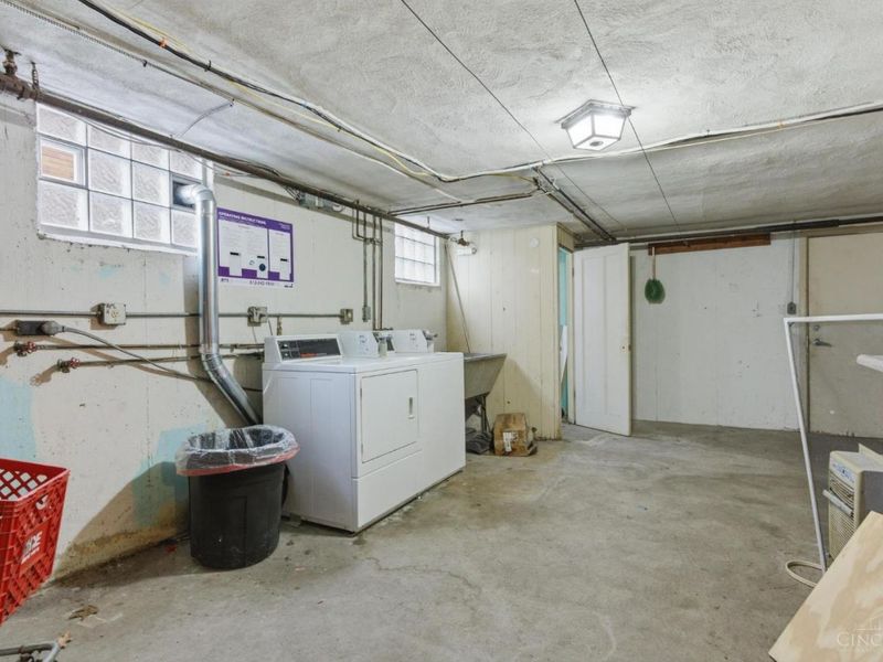 3911 E Gatewood Lane, Silverton, OH 45236 Photo 16