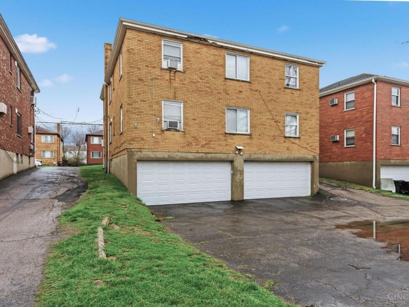 3911 E Gatewood Lane, Silverton, OH 45236 Photo 2