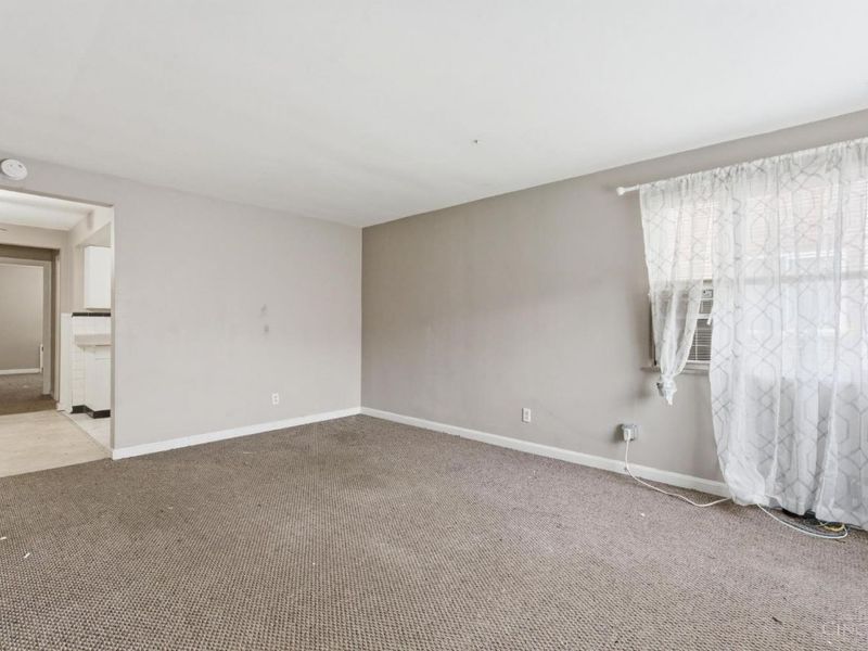 3911 E Gatewood Lane, Silverton, OH 45236 Photo 6