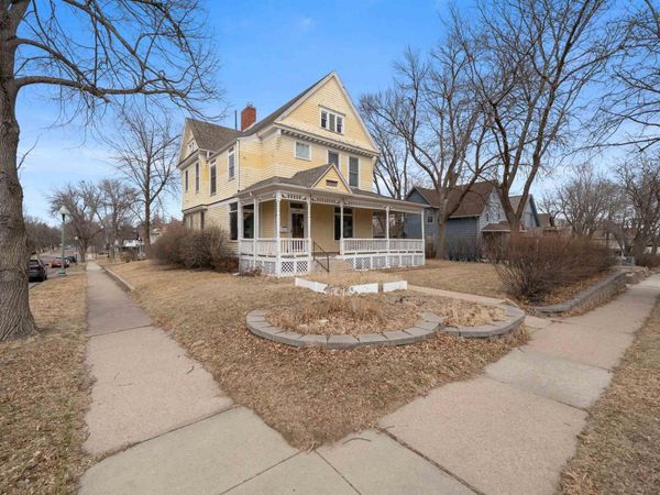 624 W 8th St, Sioux Falls, SD 57104