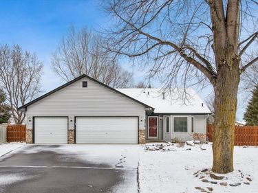 9218 Jeffery S, Cottage Grove, MN 55016