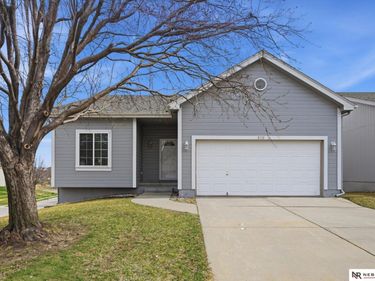 5113 N 154 Street , Omaha, NE 68116