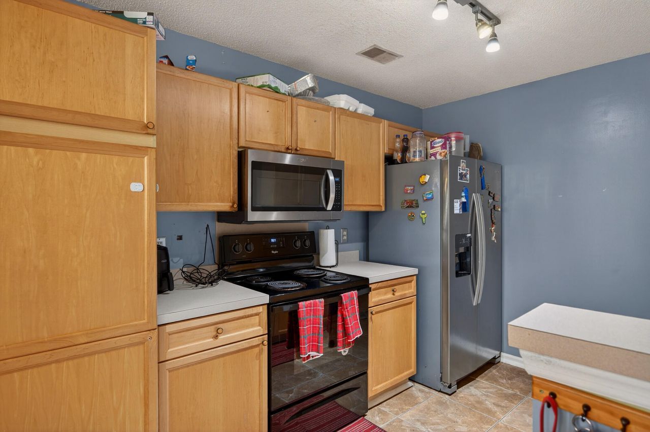 100 Dellwood Street Photo 10