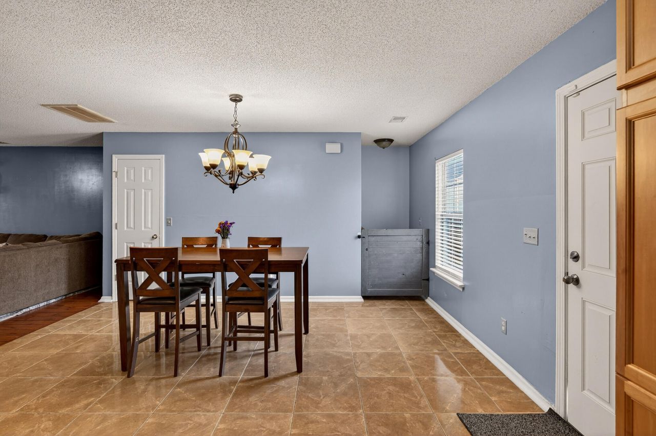 100 Dellwood Street Photo 12