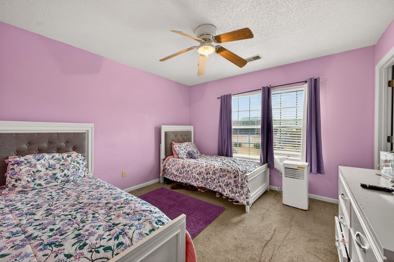 100 Dellwood Street Photo 16