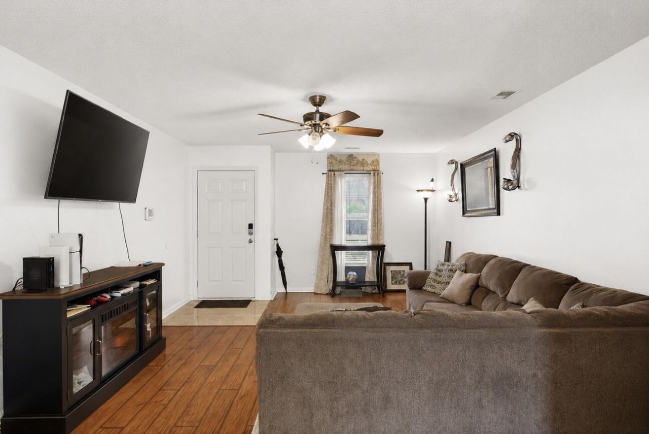 100 Dellwood Street Photo 25