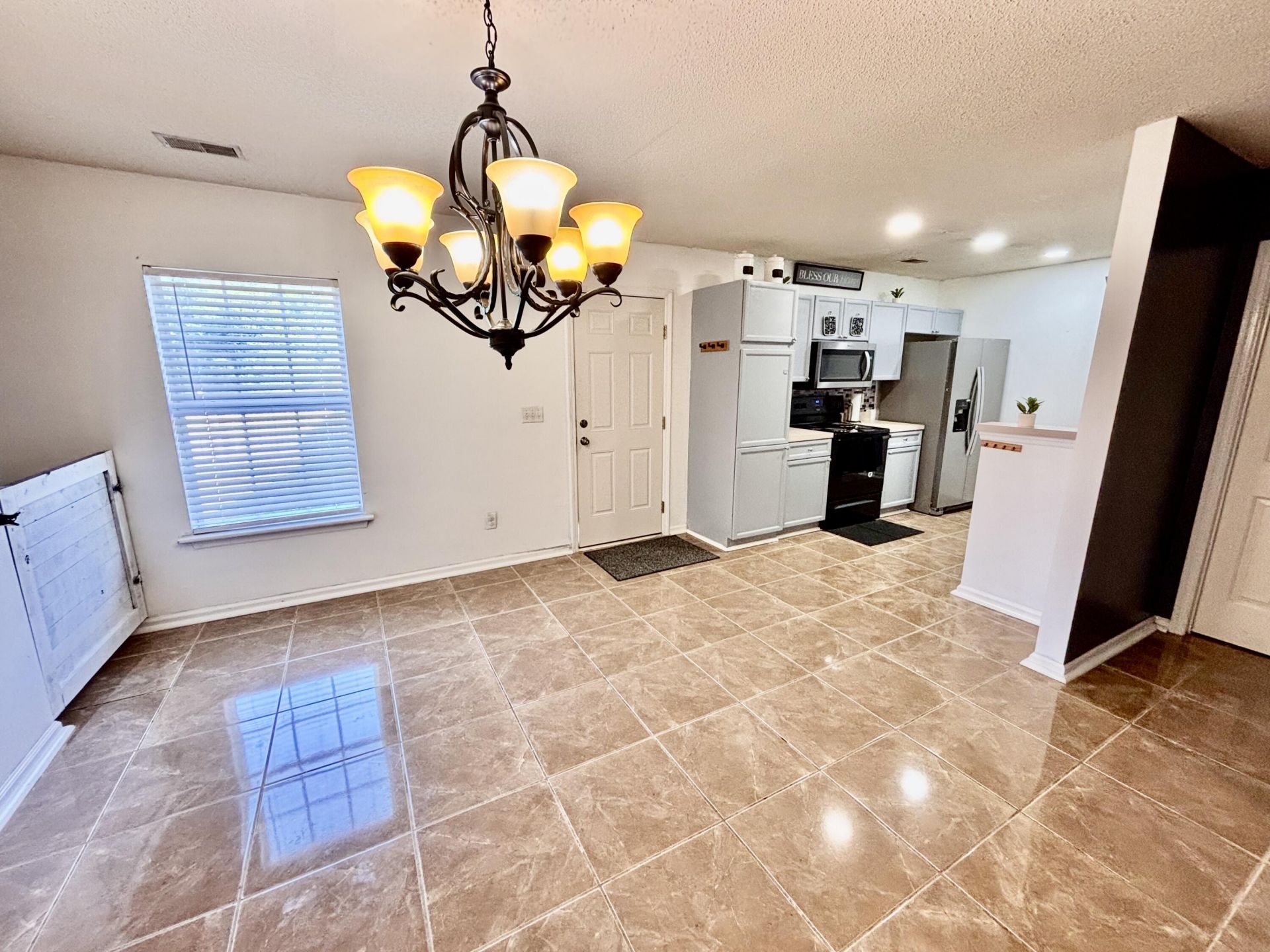 100 Dellwood Street Photo 6