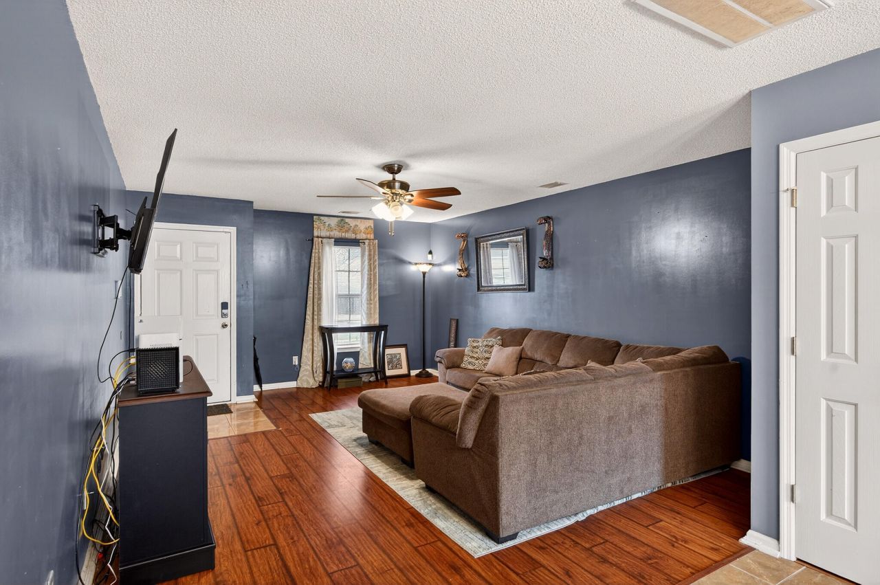 100 Dellwood Street Photo 7