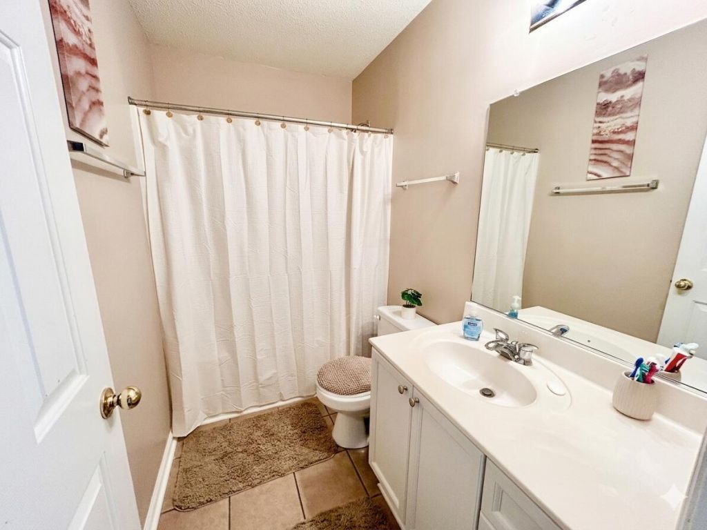 100 Dellwood Street Photo 7