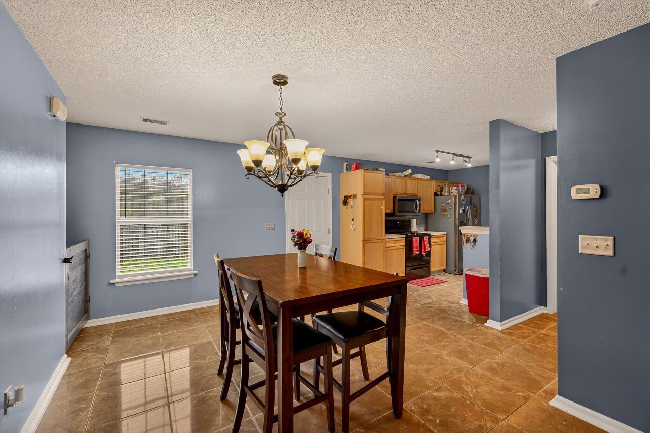 100 Dellwood Street Photo 8