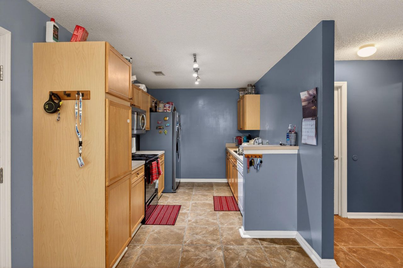 100 Dellwood Street Photo 9