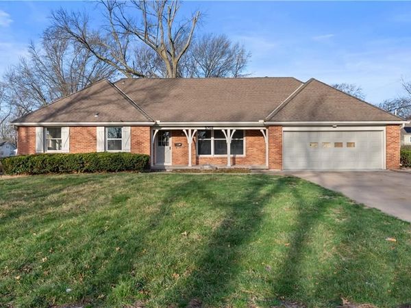 5702 Halsey Street, Shawnee, KS 66216