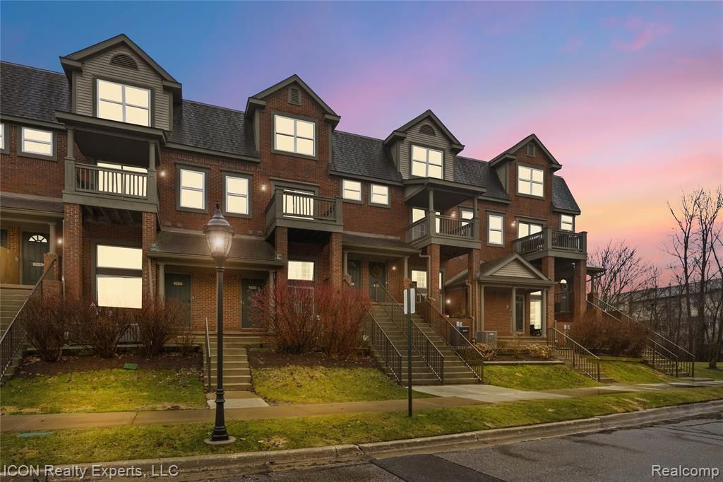 2912 Barclay Way , Ann Arbor, MI 48105 Main Photo