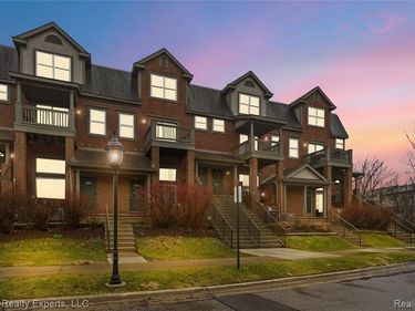 2912 Barclay Way, Ann Arbor, MI 48105