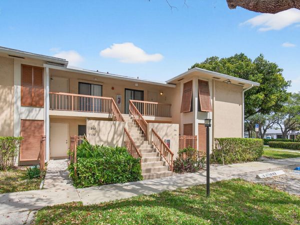 3939 NE 5th Avenue, Unit B201, Boca Raton, FL 33431