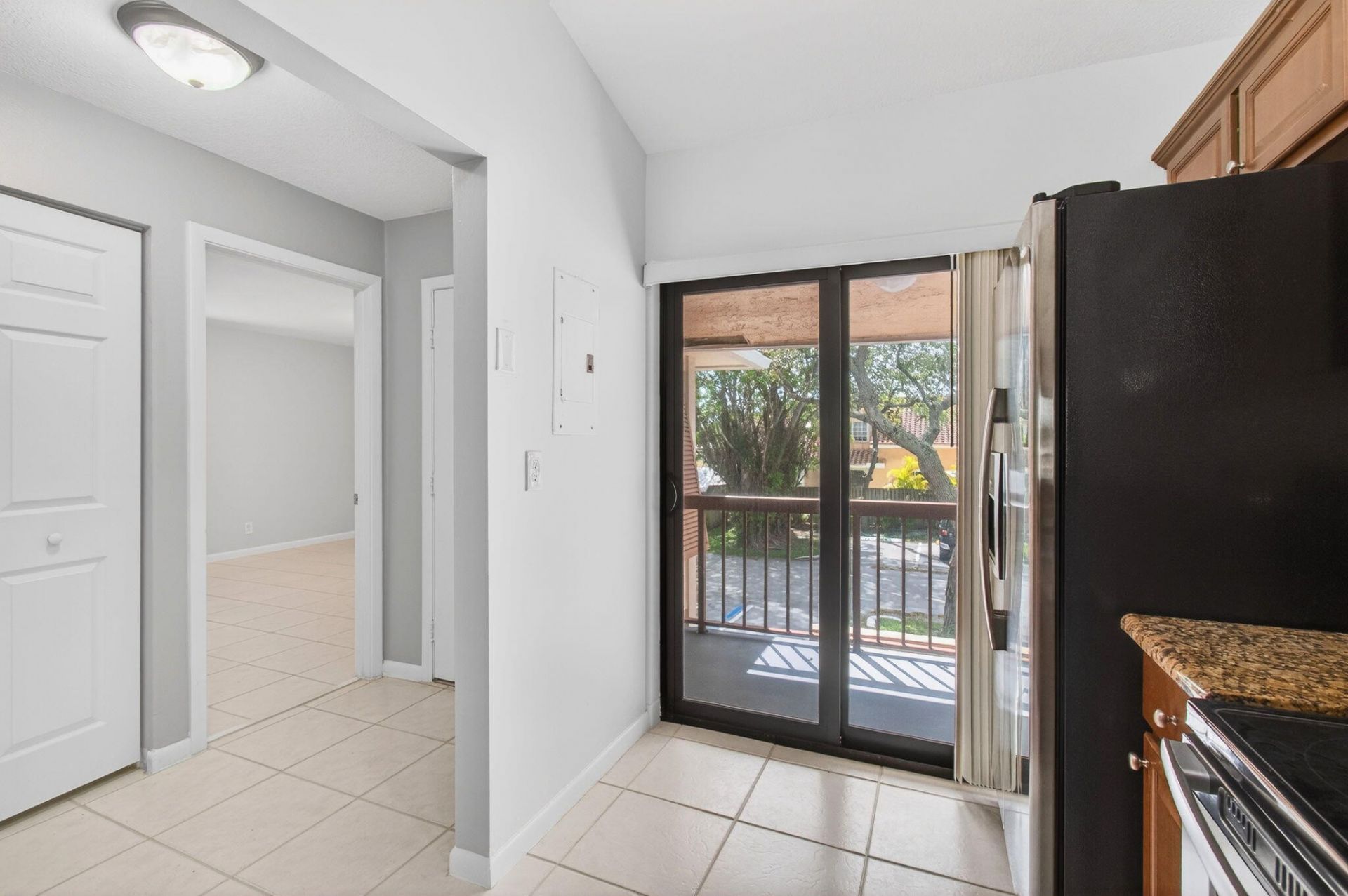 3939 NE 5th Avenue, Unit B201, Boca Raton, FL 33431 Photo