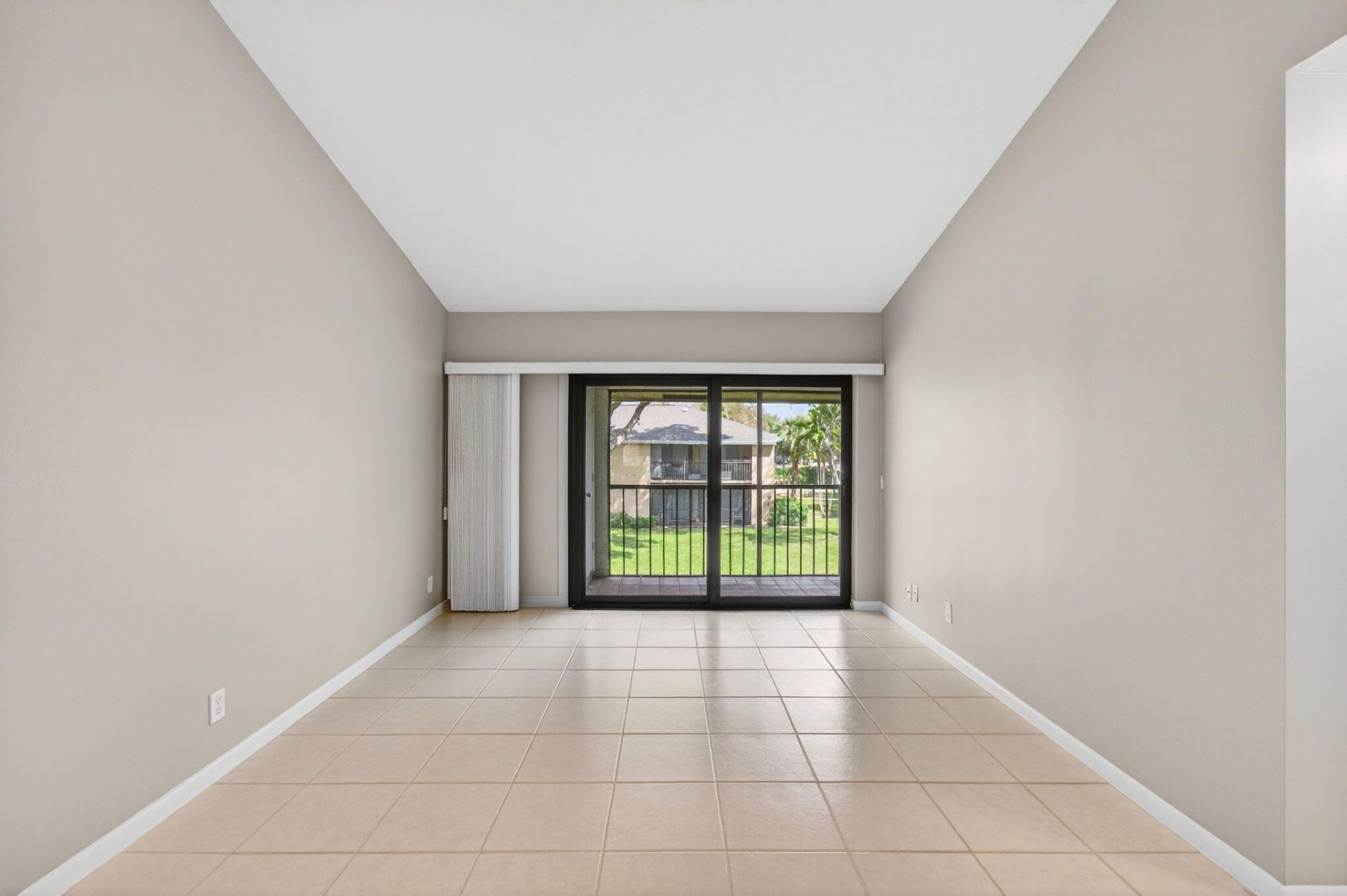3939 NE 5th Avenue, Unit B201, Boca Raton, FL 33431 Photo