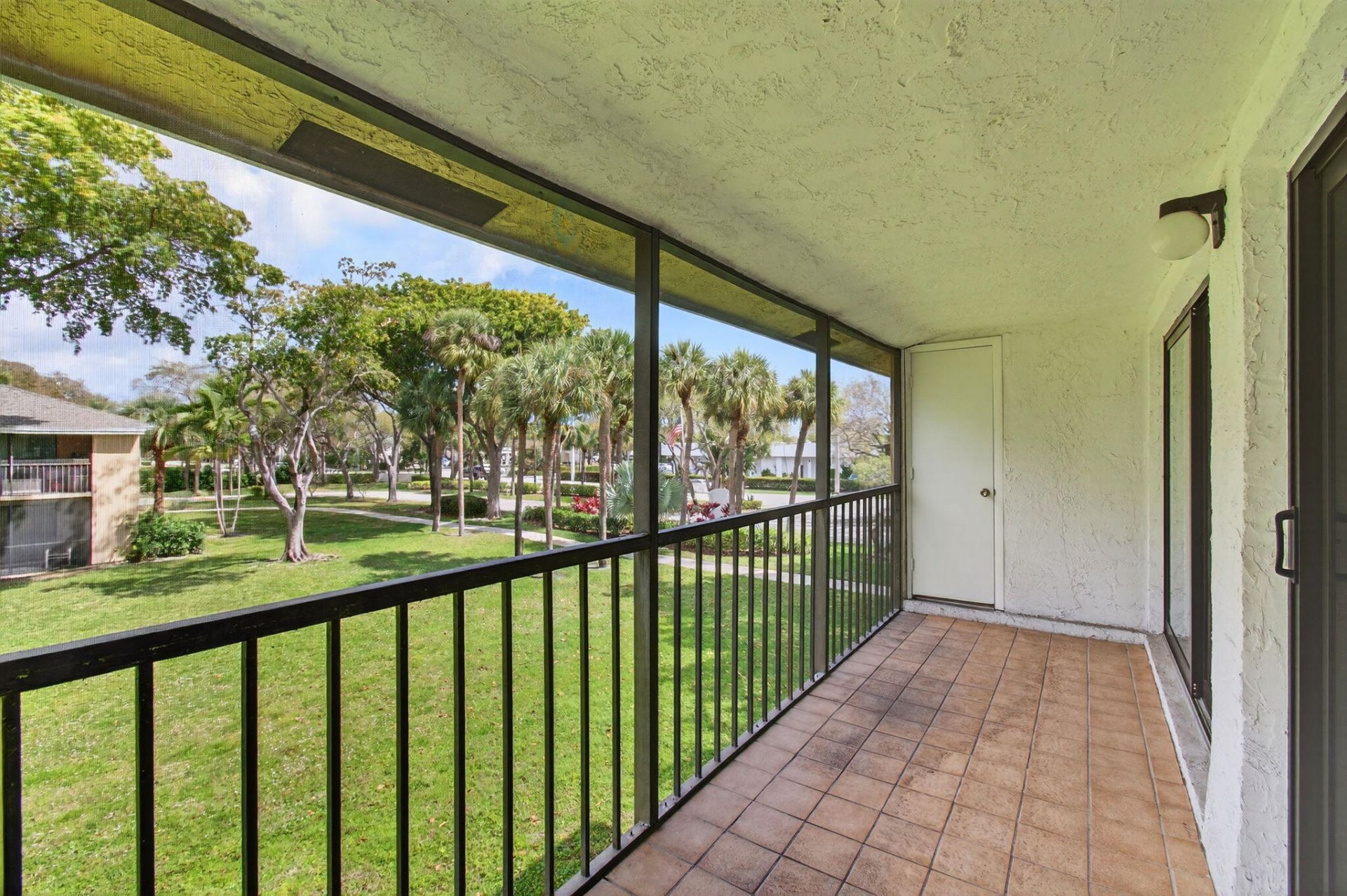 3939 NE 5th Avenue, Unit B201, Boca Raton, FL 33431 Photo