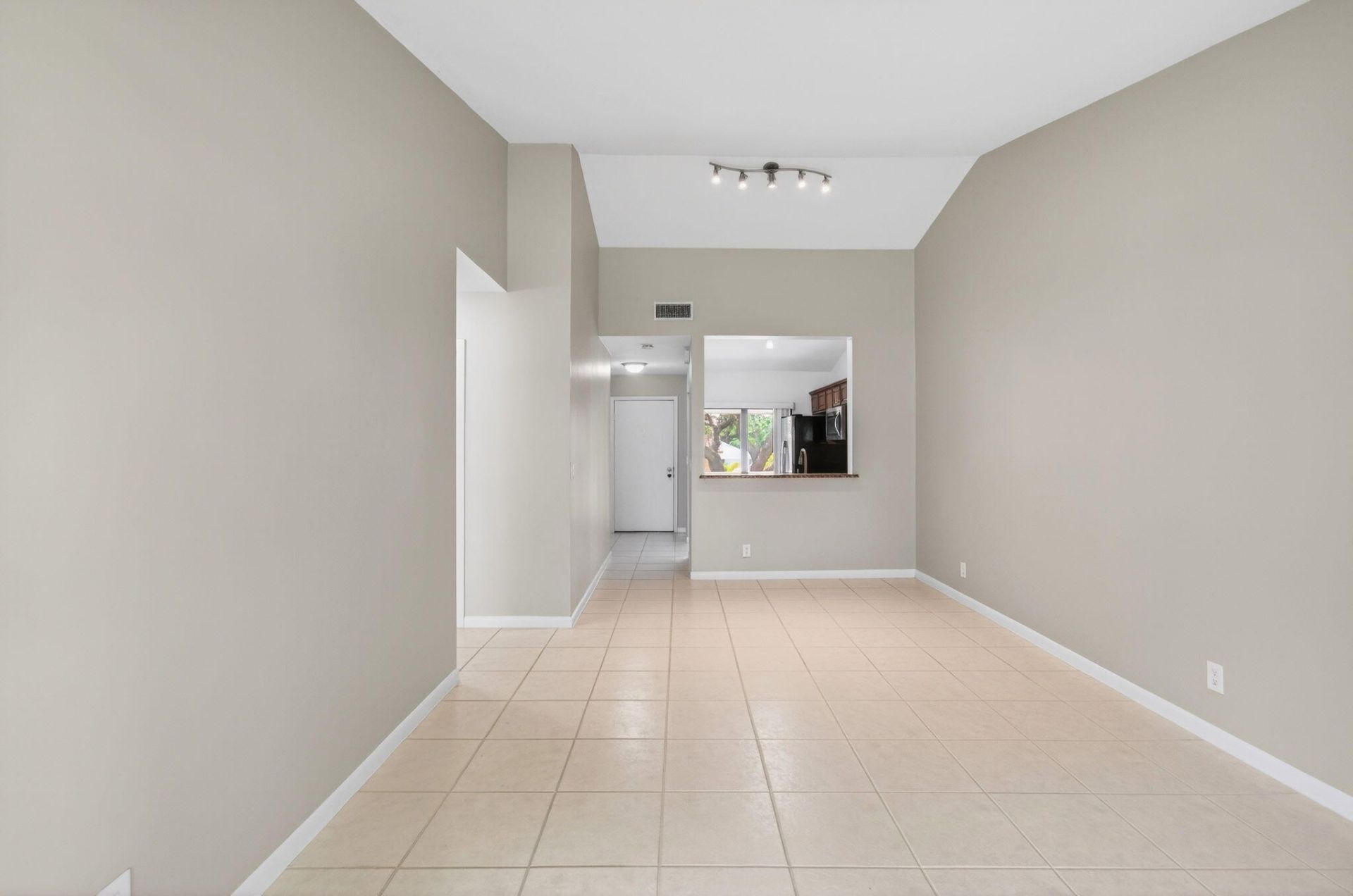 3939 NE 5th Avenue, Unit B201, Boca Raton, FL 33431 Photo