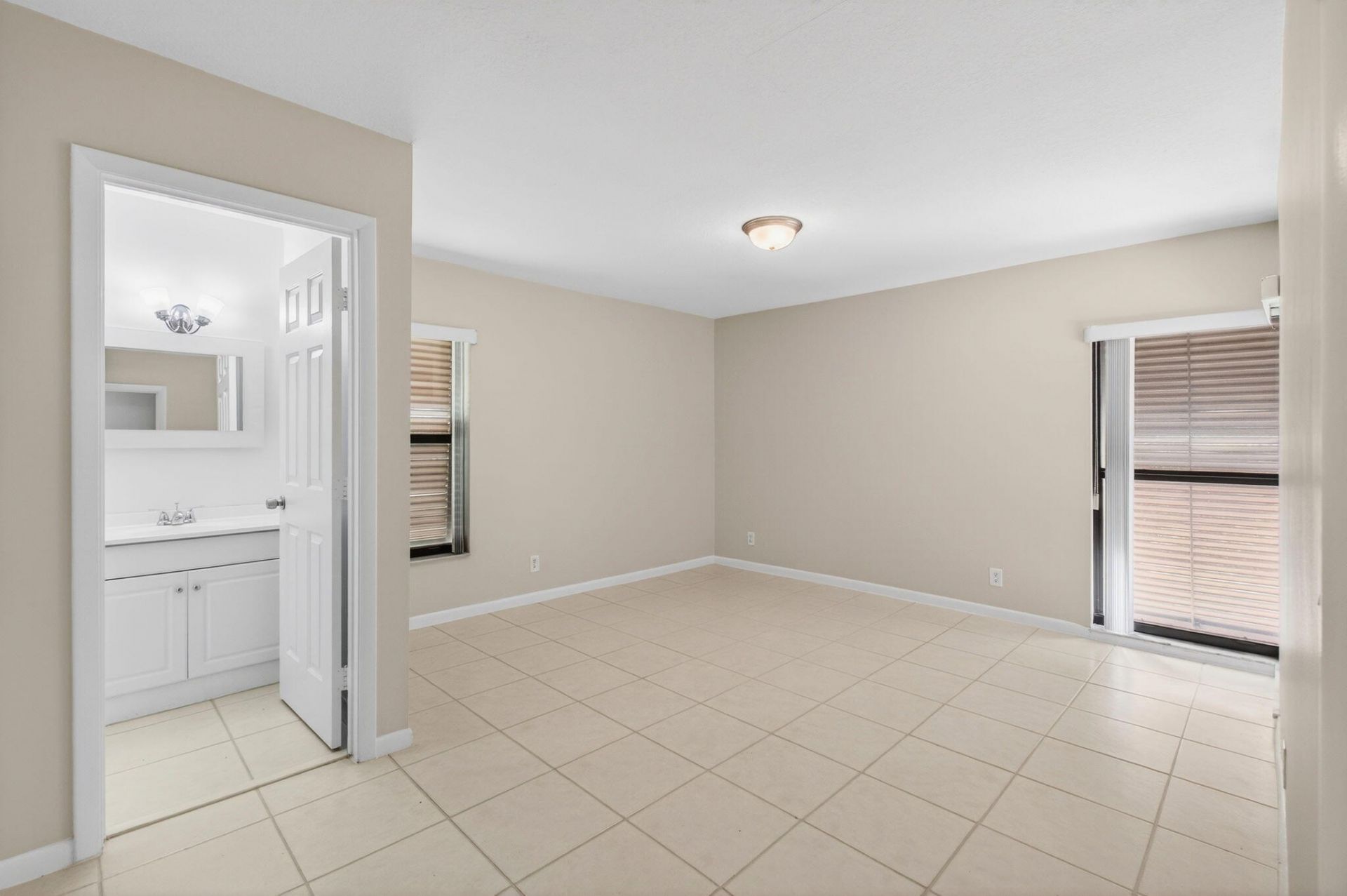 3939 NE 5th Avenue, Unit B201, Boca Raton, FL 33431 Photo