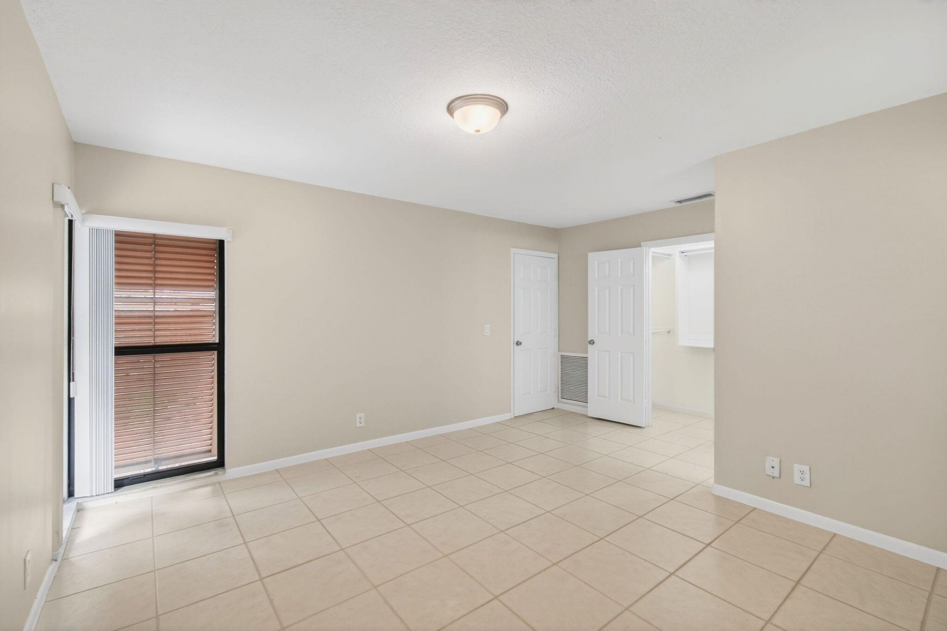 3939 NE 5th Avenue, Unit B201, Boca Raton, FL 33431 Photo