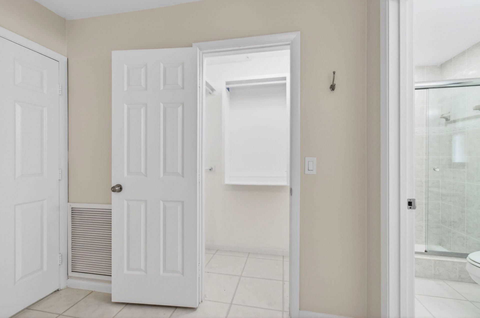 3939 NE 5th Avenue, Unit B201, Boca Raton, FL 33431 Photo