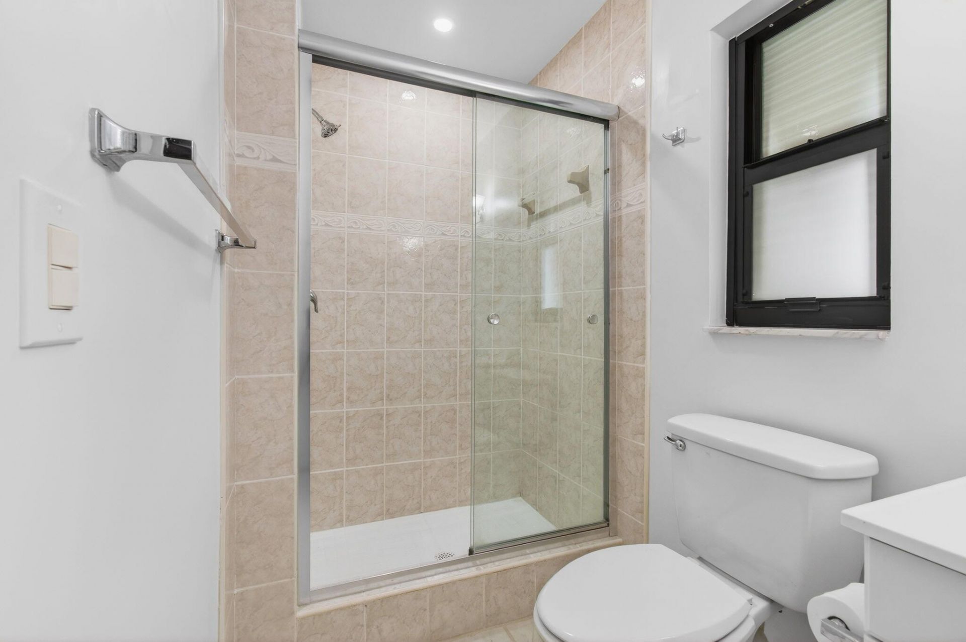 3939 NE 5th Avenue, Unit B201, Boca Raton, FL 33431 Photo