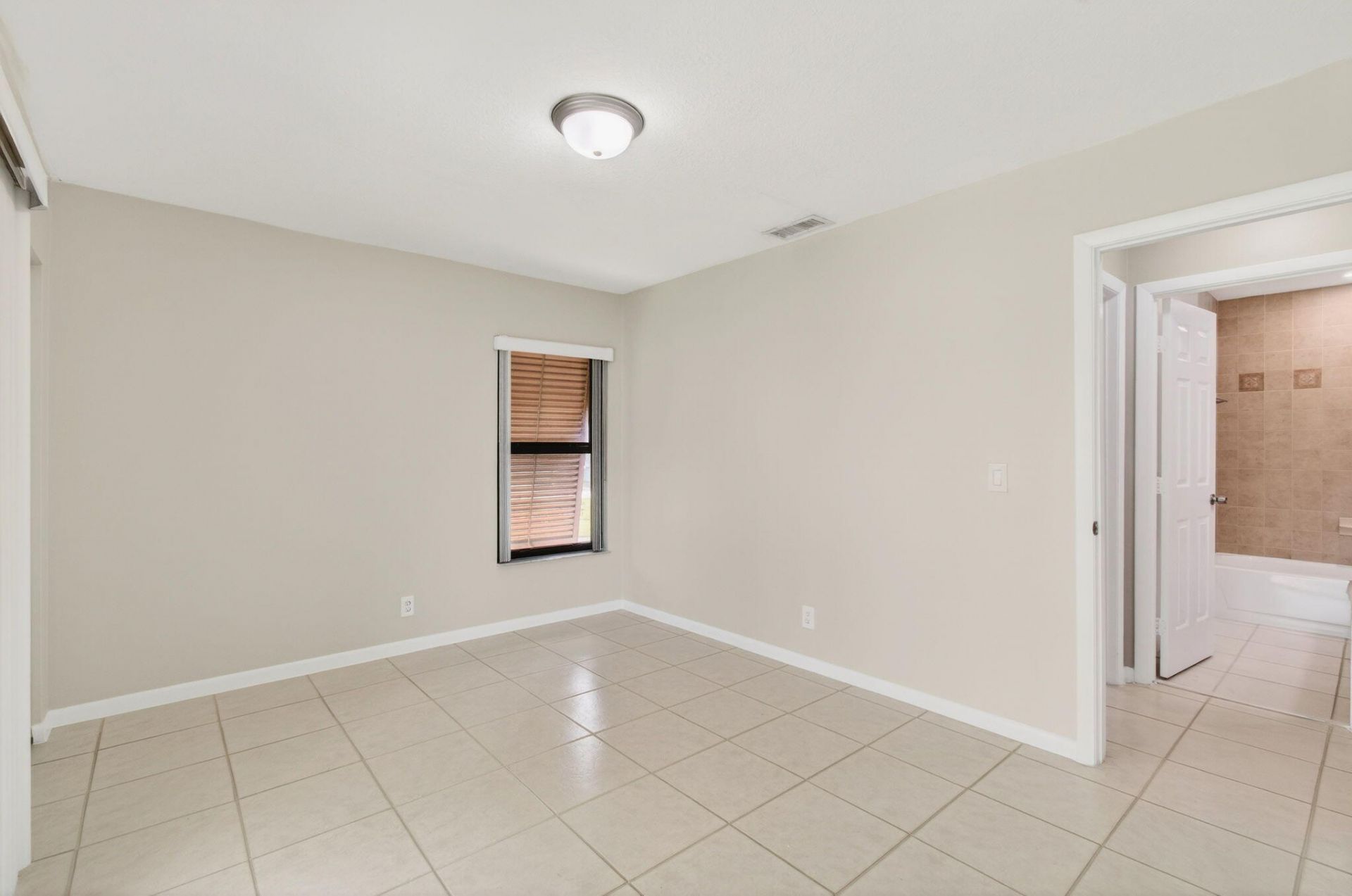 3939 NE 5th Avenue, Unit B201, Boca Raton, FL 33431 Photo