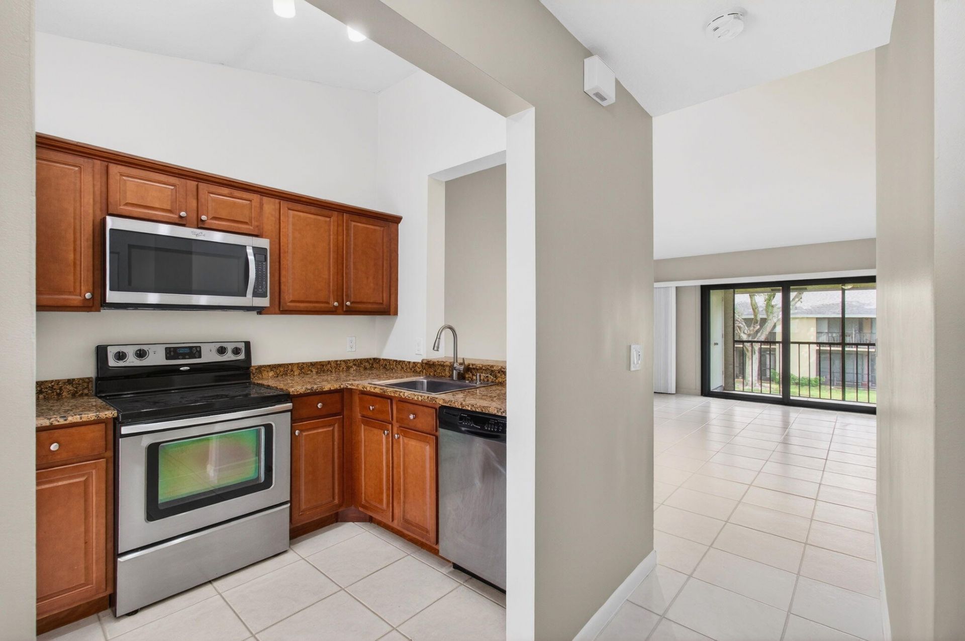 3939 NE 5th Avenue, Unit B201, Boca Raton, FL 33431 Photo