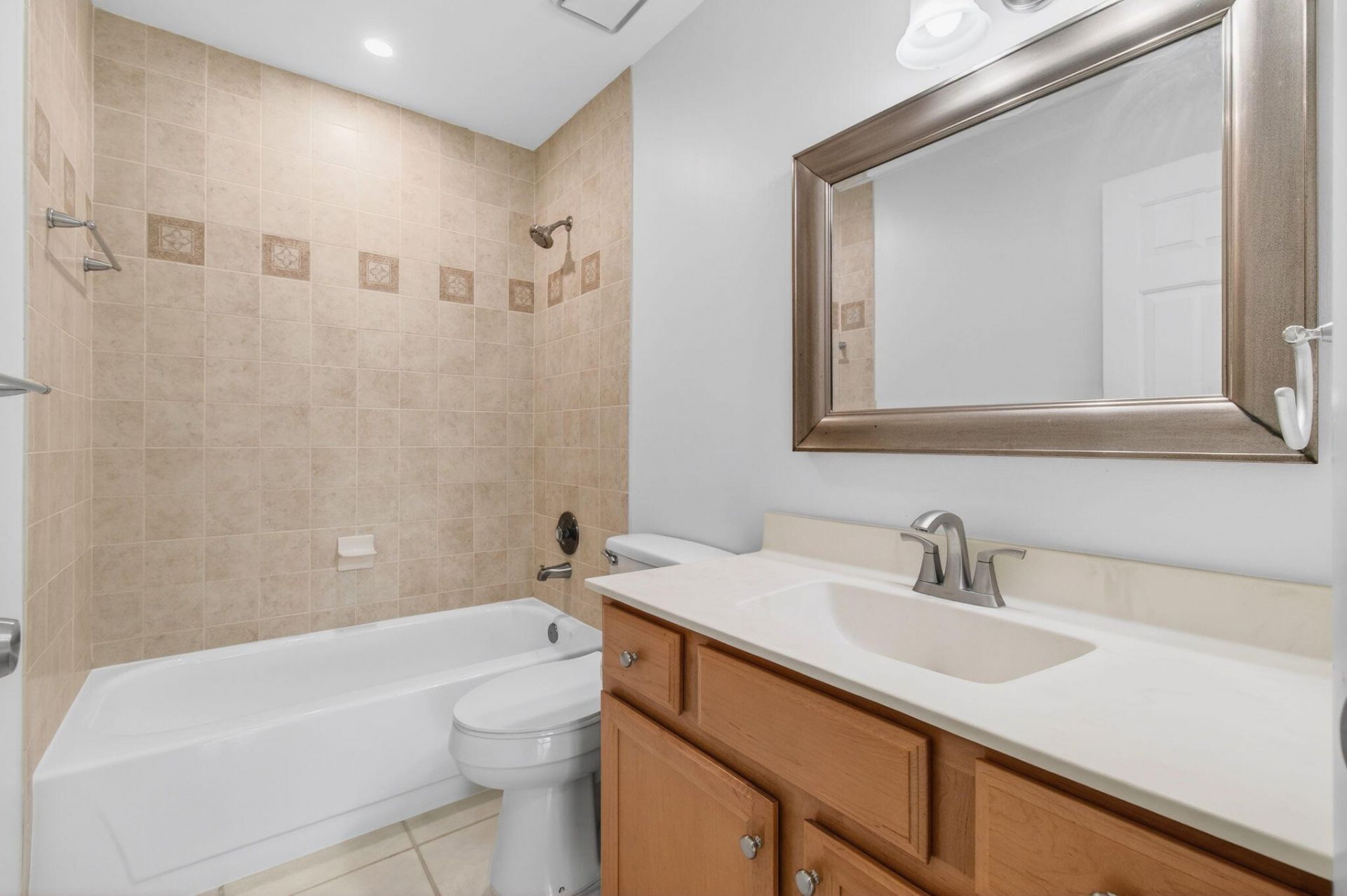 3939 NE 5th Avenue, Unit B201, Boca Raton, FL 33431 Photo