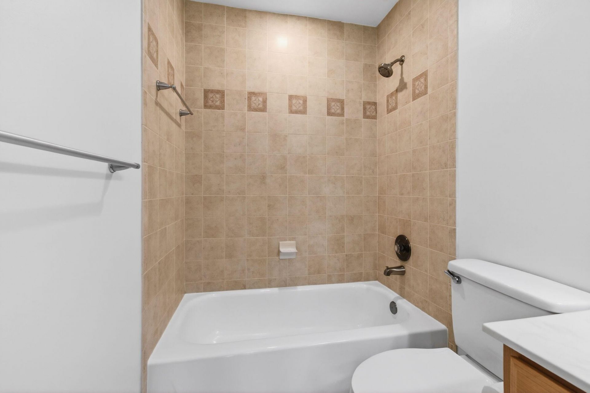 3939 NE 5th Avenue, Unit B201, Boca Raton, FL 33431 Photo