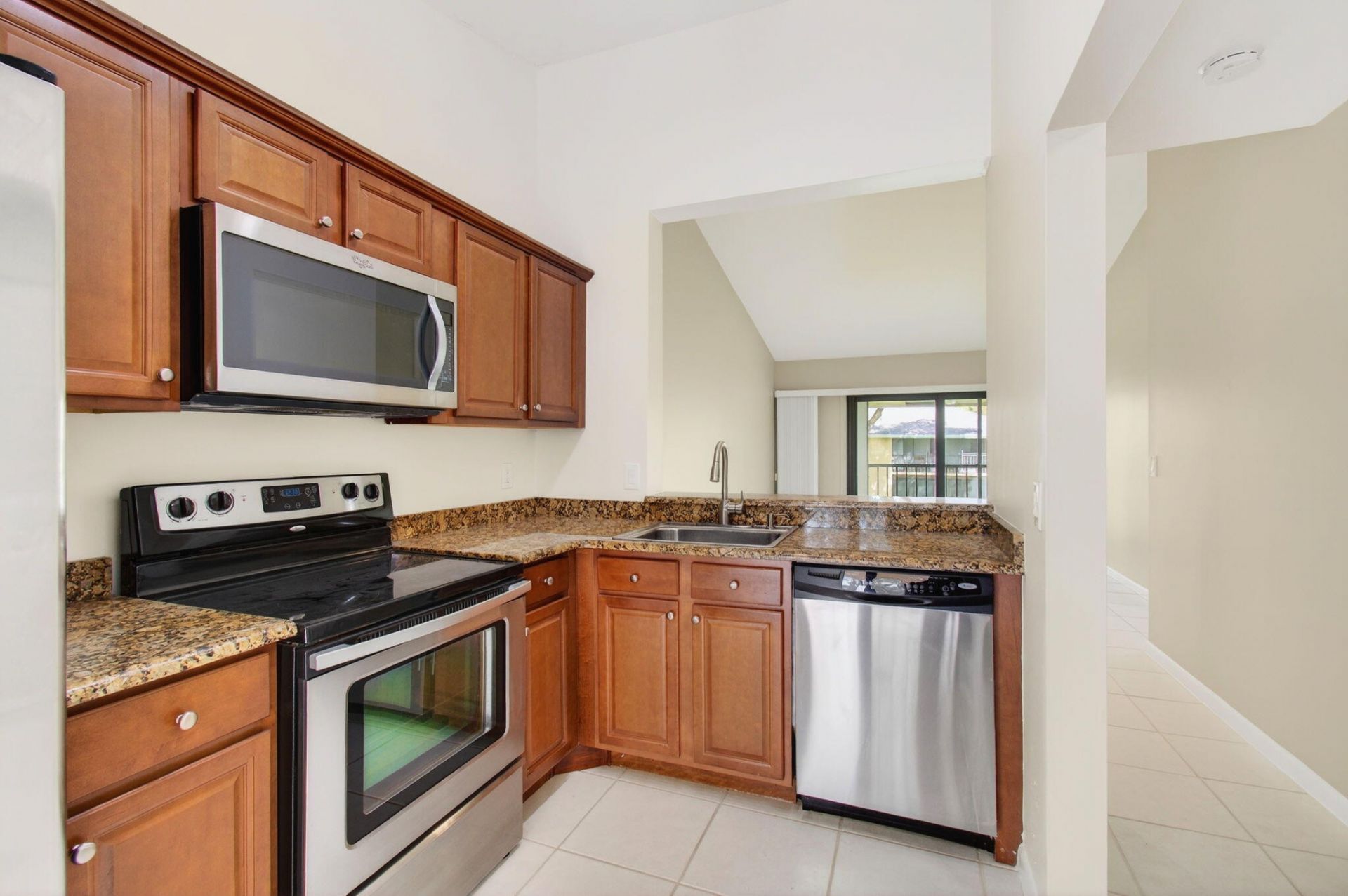 3939 NE 5th Avenue, Unit B201, Boca Raton, FL 33431 Photo
