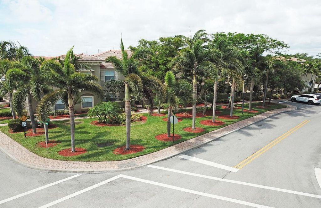 400 Lake Monterey Circle, Boynton Beach, FL 33426 Photo