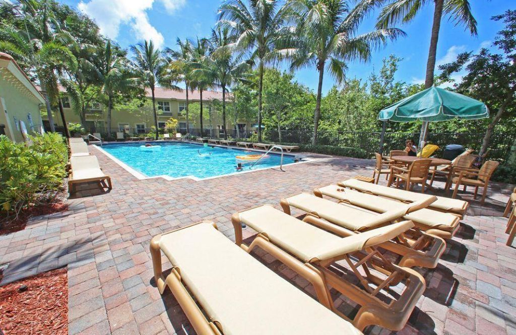 400 Lake Monterey Circle, Boynton Beach, FL 33426 Photo