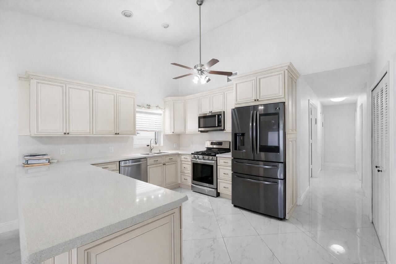 281 N Country Club Boulevard, Boca Raton, FL 33487 Photo