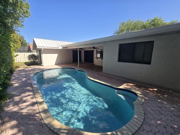 10207 NW 7th Court, Plantation, FL 33324