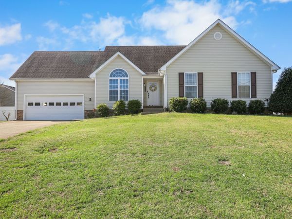 2355 Ellsworth Dr , Clarksville, TN 37043