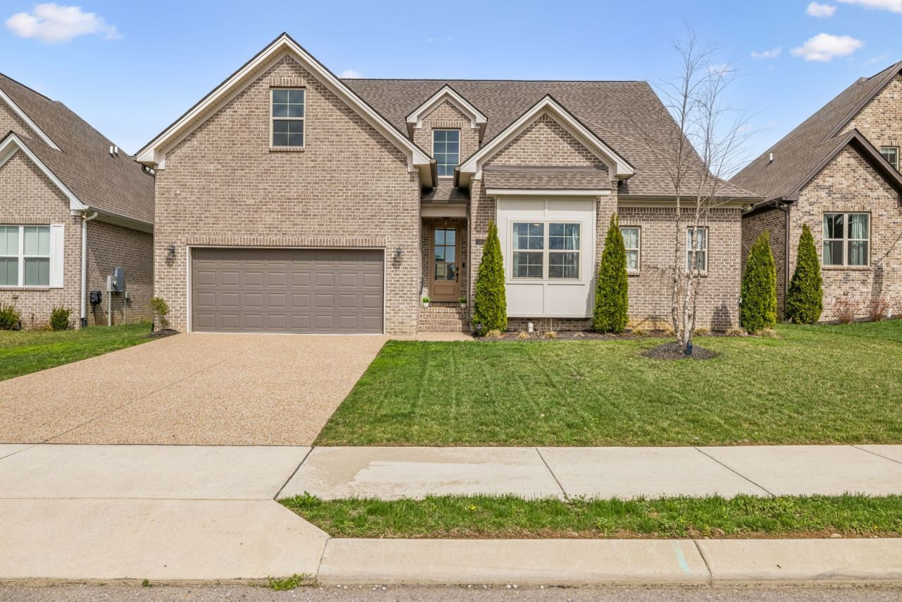 1818 Witt Way Dr , Spring Hill, TN 37174 Main Photo