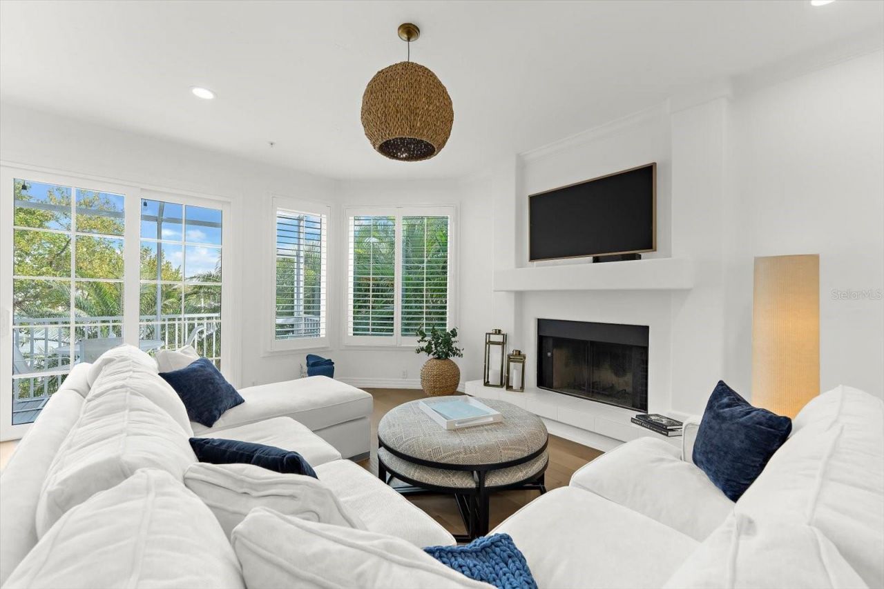 3941 Hamilton Club Circle, Unit 9, Sarasota, FL 34242 Photo