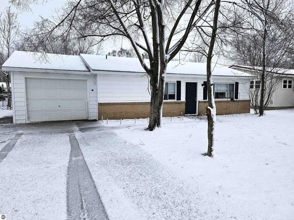 1606 Fessenden Avenue, Mt Pleasant, MI 48858