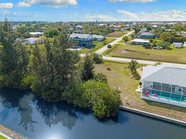 2524 LARKSPUR DRIVE , PUNTA GORDA, FL 33950