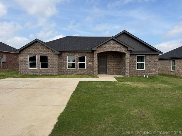 504 Honeysuckle Lane , Madill, OK 73446