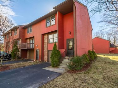 27 Garrison Drive, Fairport, NY 14450