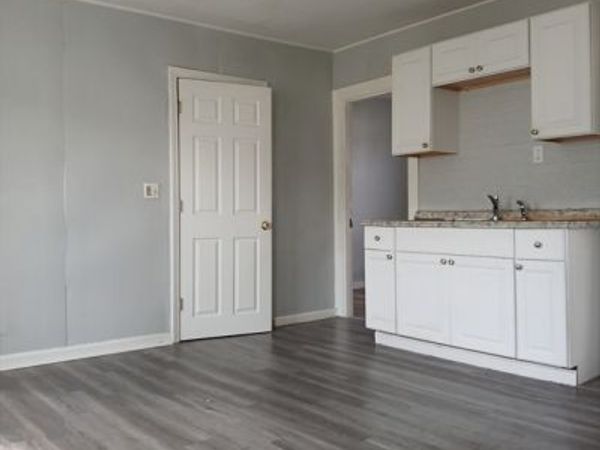 137 5th St, Unit 3, Fall River, MA 02721