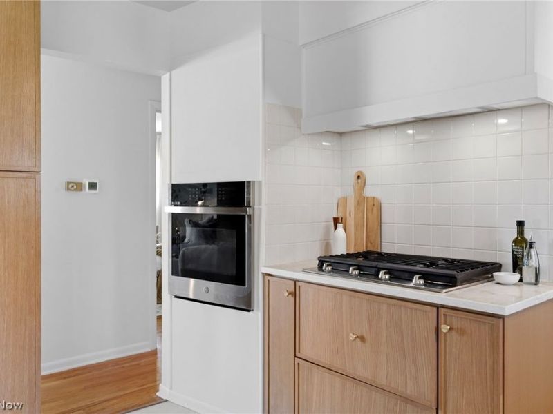 3740 W 214th Street, Fairview Park, OH 44126 Photo 13