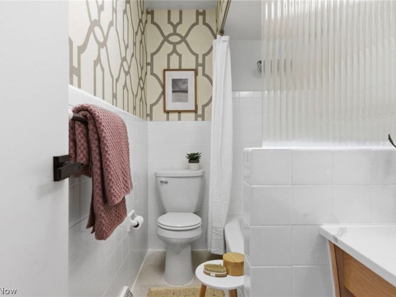 3740 W 214th Street, Fairview Park, OH 44126 Photo 24