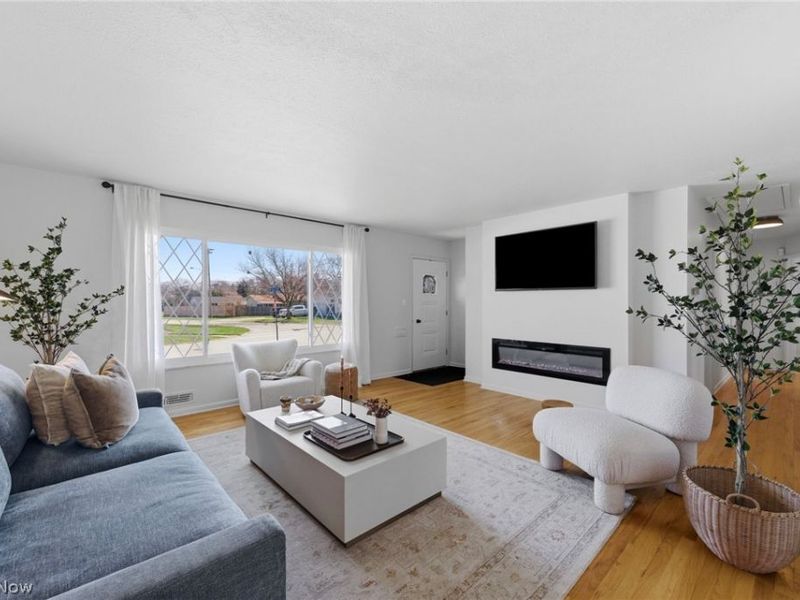 3740 W 214th Street, Fairview Park, OH 44126 Photo 4