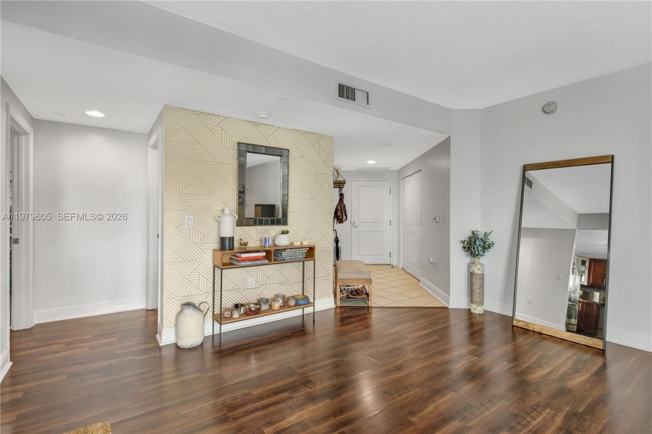 1250 S Miami Ave , Unit 2802, Miami, FL 33130 Photo