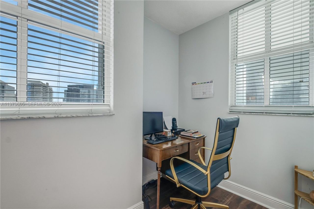 1250 S Miami Ave , Unit 2802, Miami, FL 33130 Photo